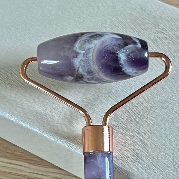 Purple Stone Face Roller Gua Sha - Picture 2 of 7